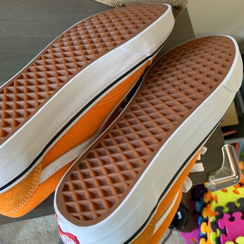 Vans Dark Cheddar Old Skool Shoe - Picture 4 of 4